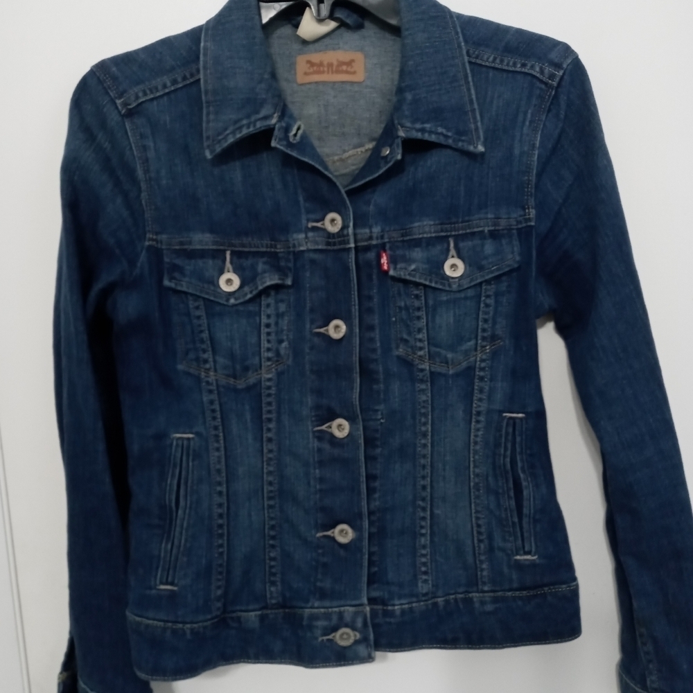 Vintage Levi's Strauss & Co. medium wash women’s Denim Button Down Jacket SM